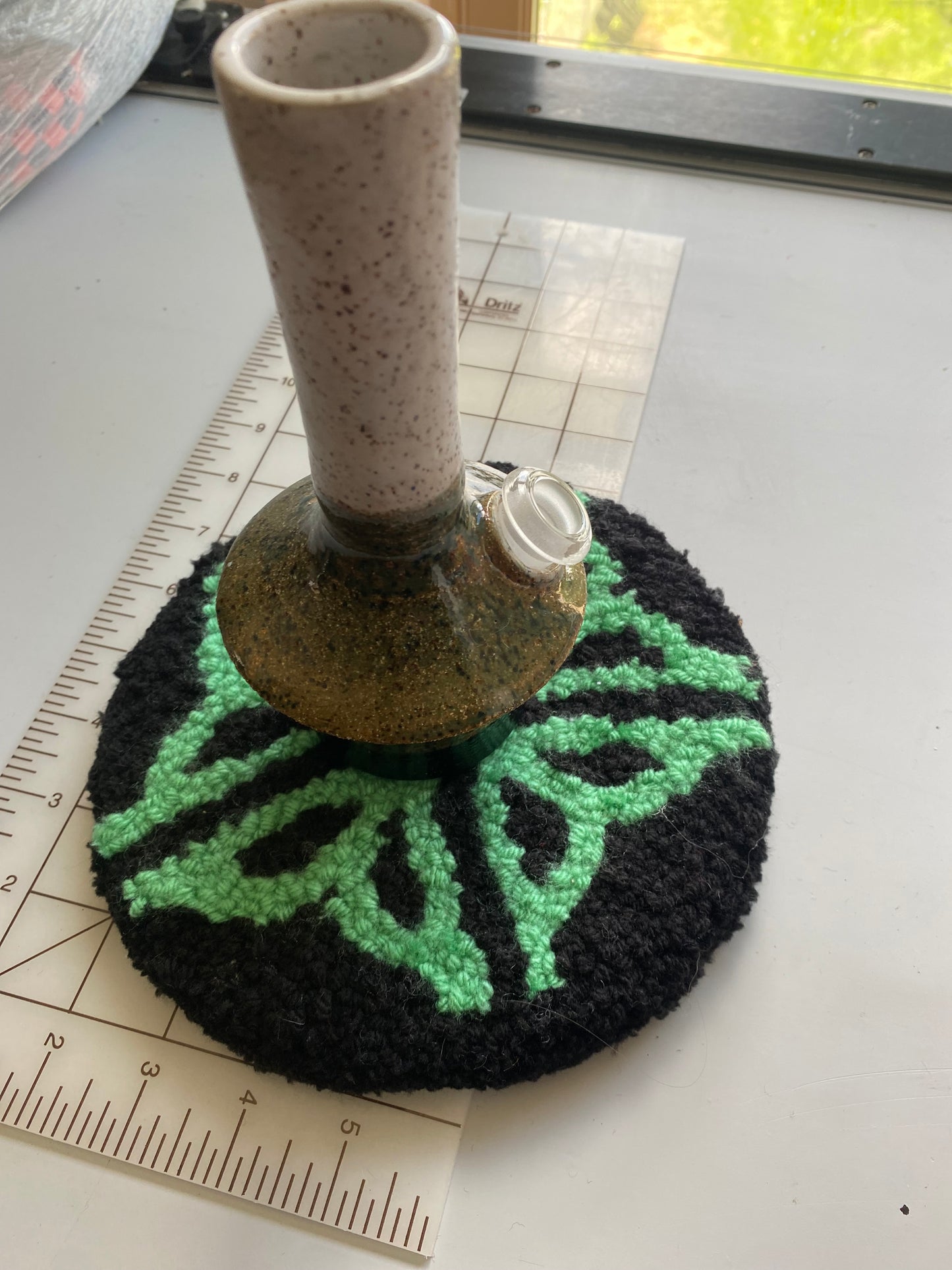 Green Star 8.5” Hand Tuft Carpet Bong/Pipe Display
